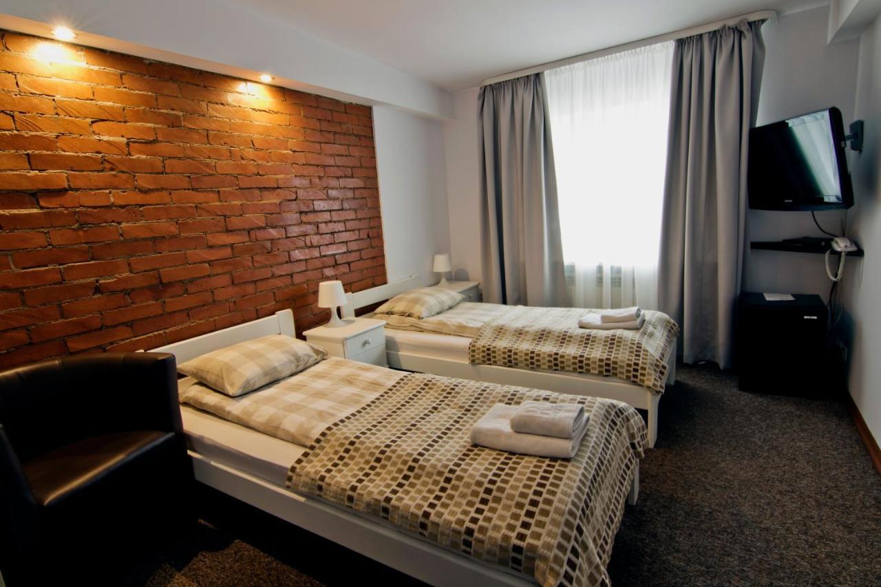Rj Hotel Pabianice Ngoại thất bức ảnh
